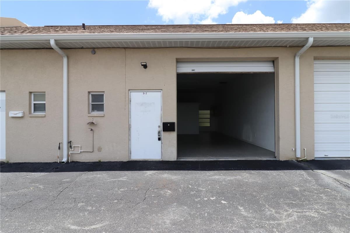 18350 PAULSON DRIVE — photo 2 of 11
