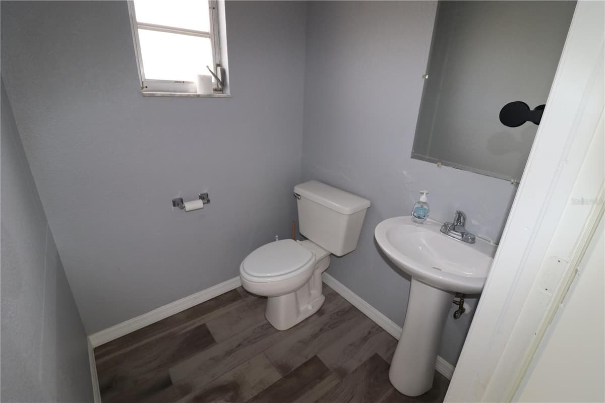 18350 PAULSON DRIVE — photo 5 of 11