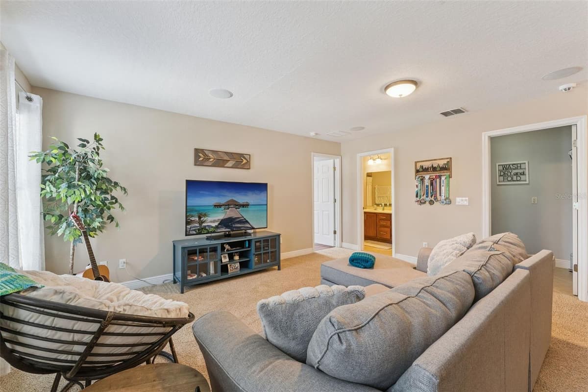 629 LEGACY PARK DRIVE — photo 18 of 64