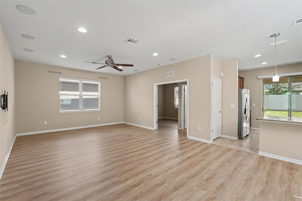 5117 LEVANA STREET — photo 5 of 30