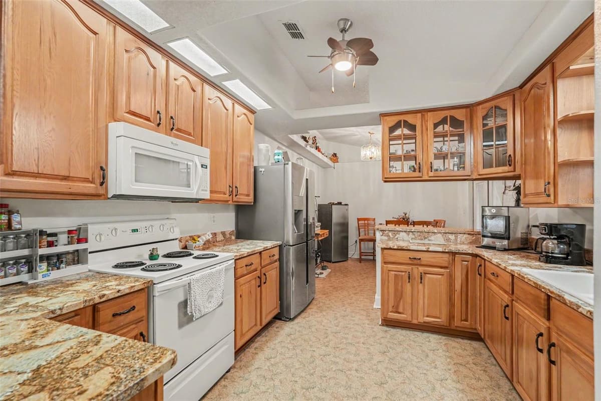 9172 KEDRONE DRIVE — photo 10 of 34