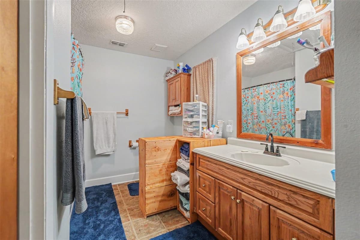 9172 KEDRONE DRIVE — photo 15 of 34