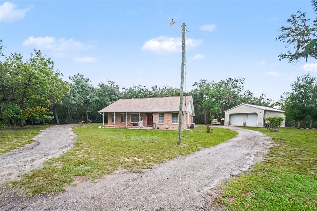 9172 KEDRONE DRIVE — photo 3 of 34