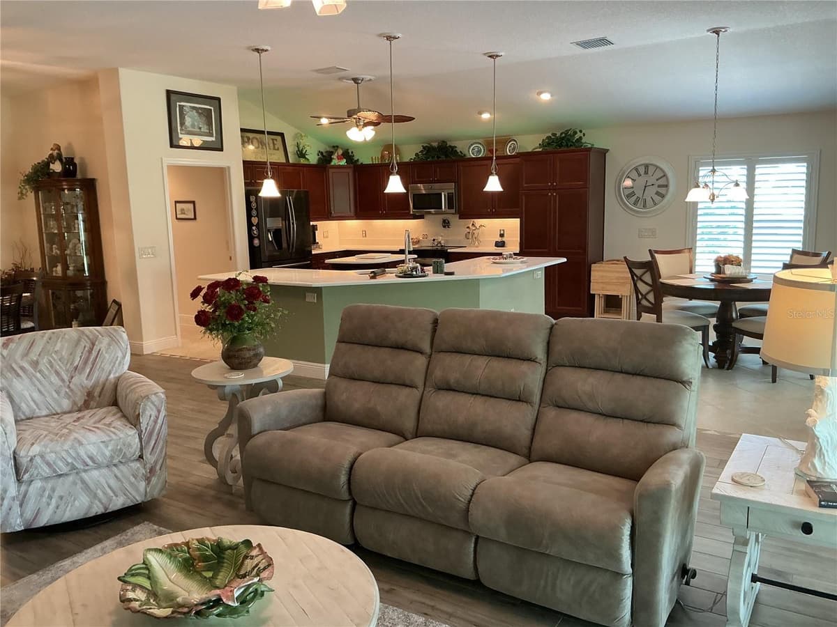2841 APACHE COURT — photo 33 of 67