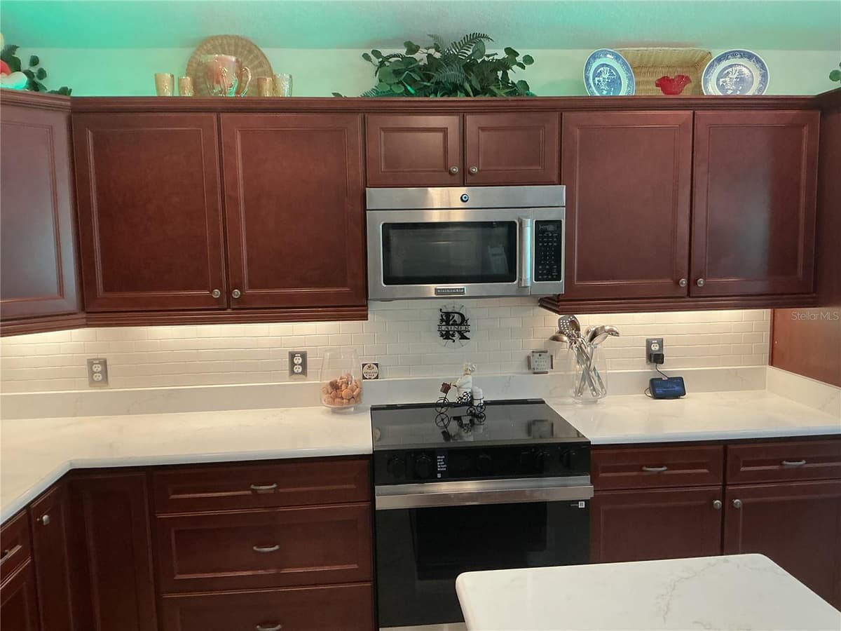 2841 APACHE COURT — photo 12 of 67