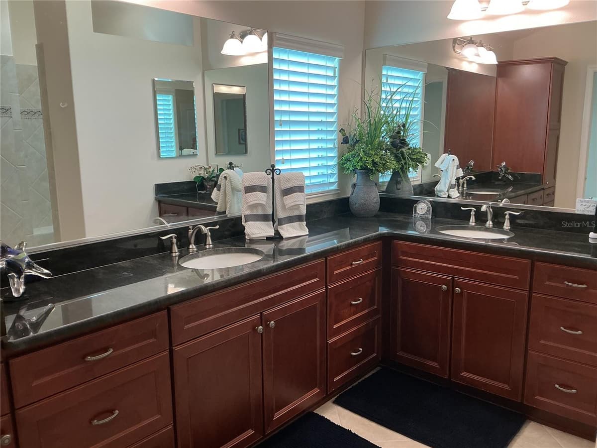 2841 APACHE COURT — photo 17 of 67