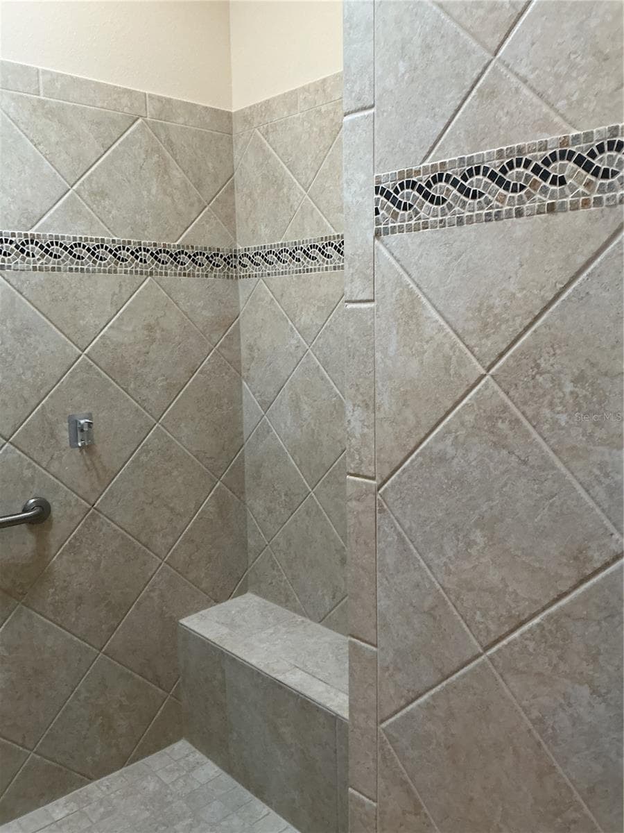 2841 APACHE COURT — photo 18 of 67
