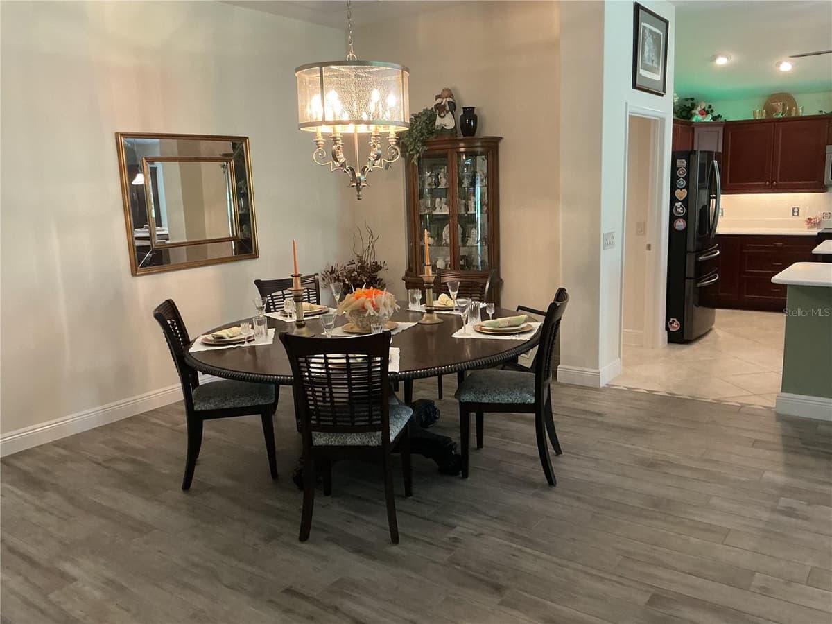 2841 APACHE COURT — photo 8 of 67