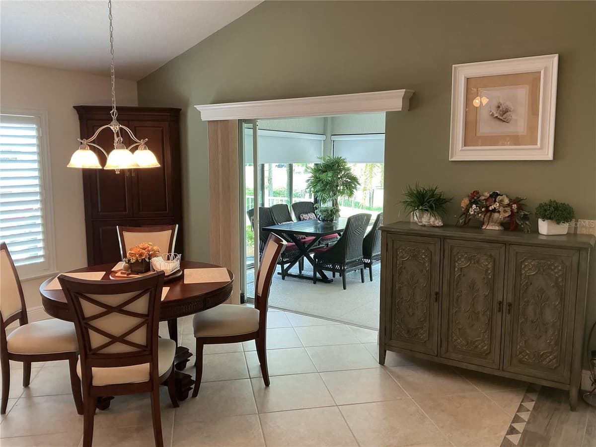 2841 APACHE COURT — photo 13 of 67