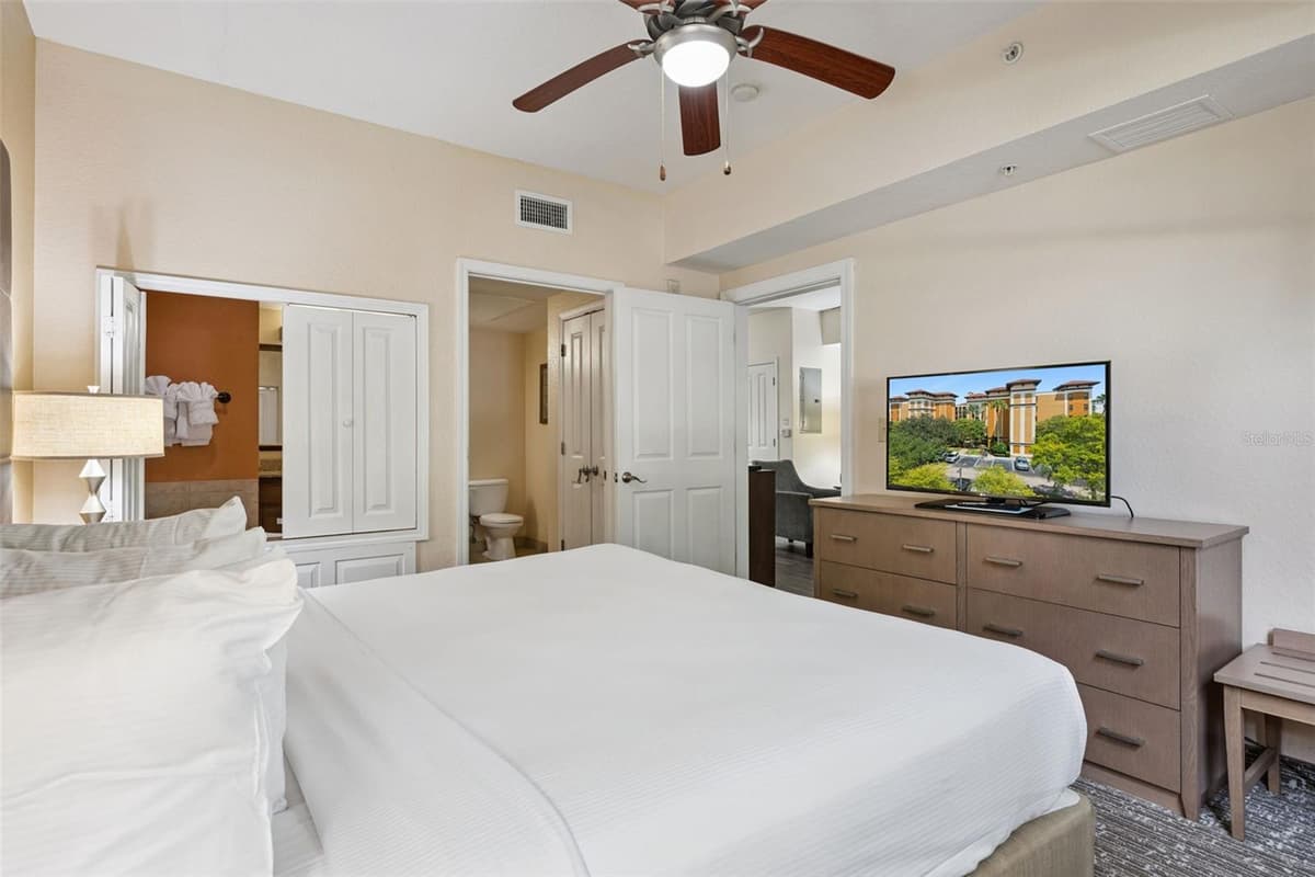 12539 FLORIDAYS RESORT DRIVE — photo 15 of 75