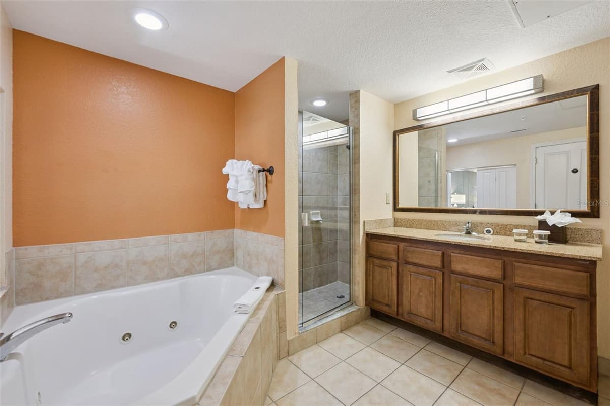 12539 FLORIDAYS RESORT DRIVE — photo 20 of 75