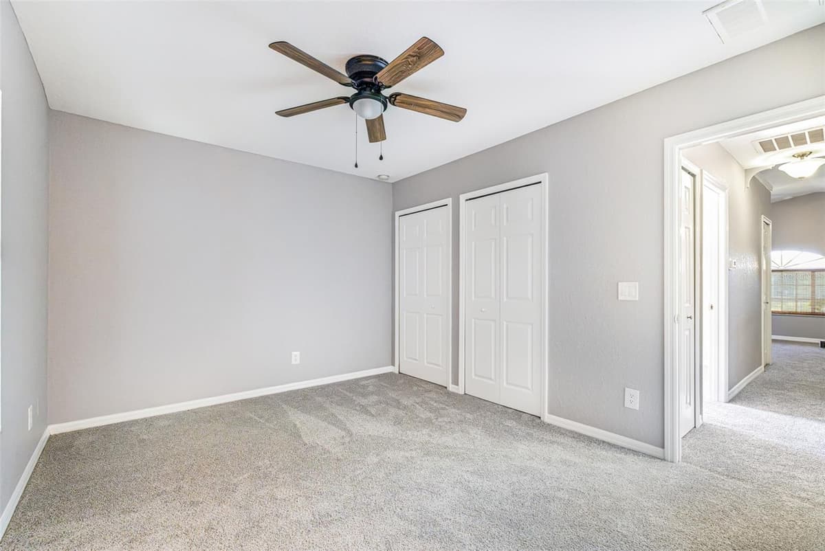 21922 HAINES AVENUE — photo 11 of 26