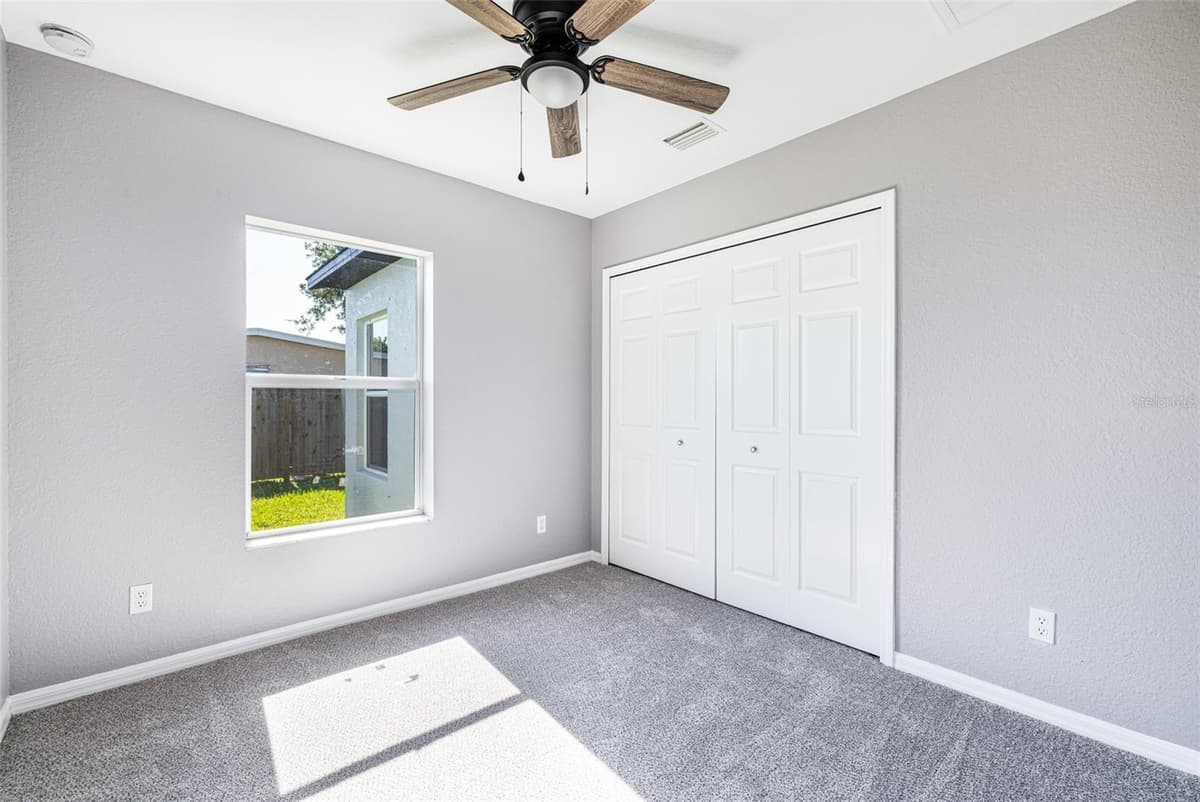 21922 HAINES AVENUE — photo 17 of 26