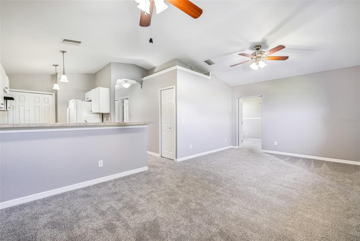 21922 HAINES AVENUE — photo 5 of 26