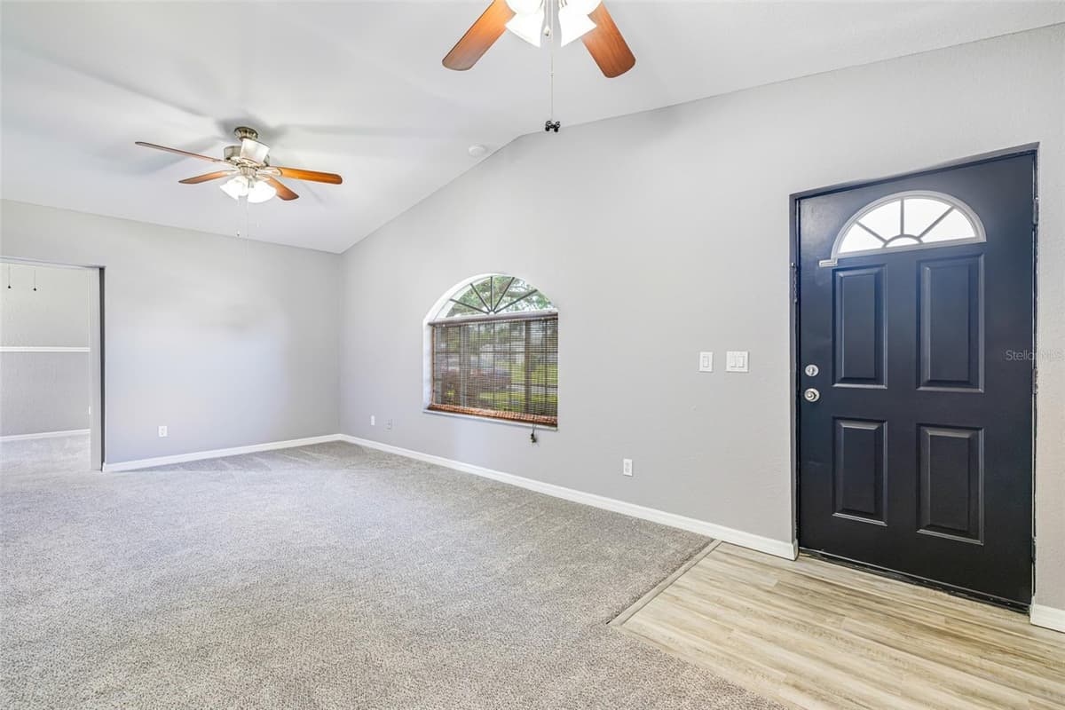 21922 HAINES AVENUE — photo 2 of 26