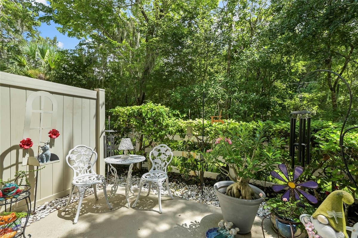 72 CANTERBURY BELL DRIVE — photo 19 of 37