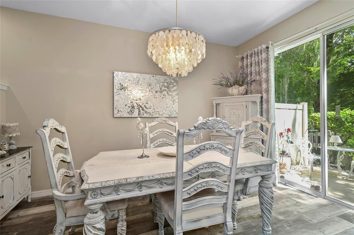 72 CANTERBURY BELL DRIVE — photo 17 of 37