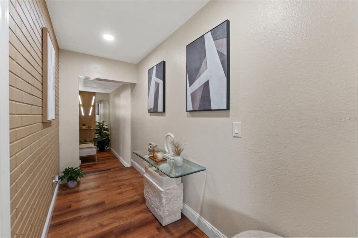 1721 JEFFERSON AVENUE — photo 5 of 33