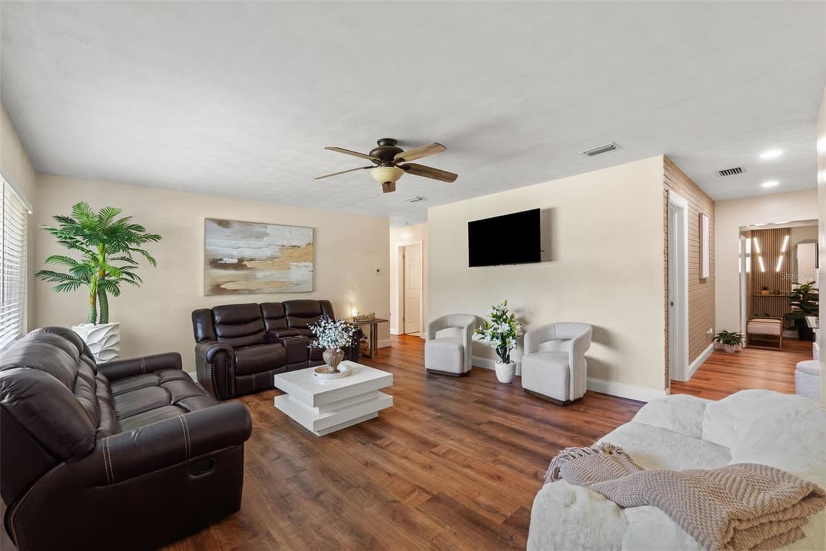 1721 JEFFERSON AVENUE — photo 3 of 33
