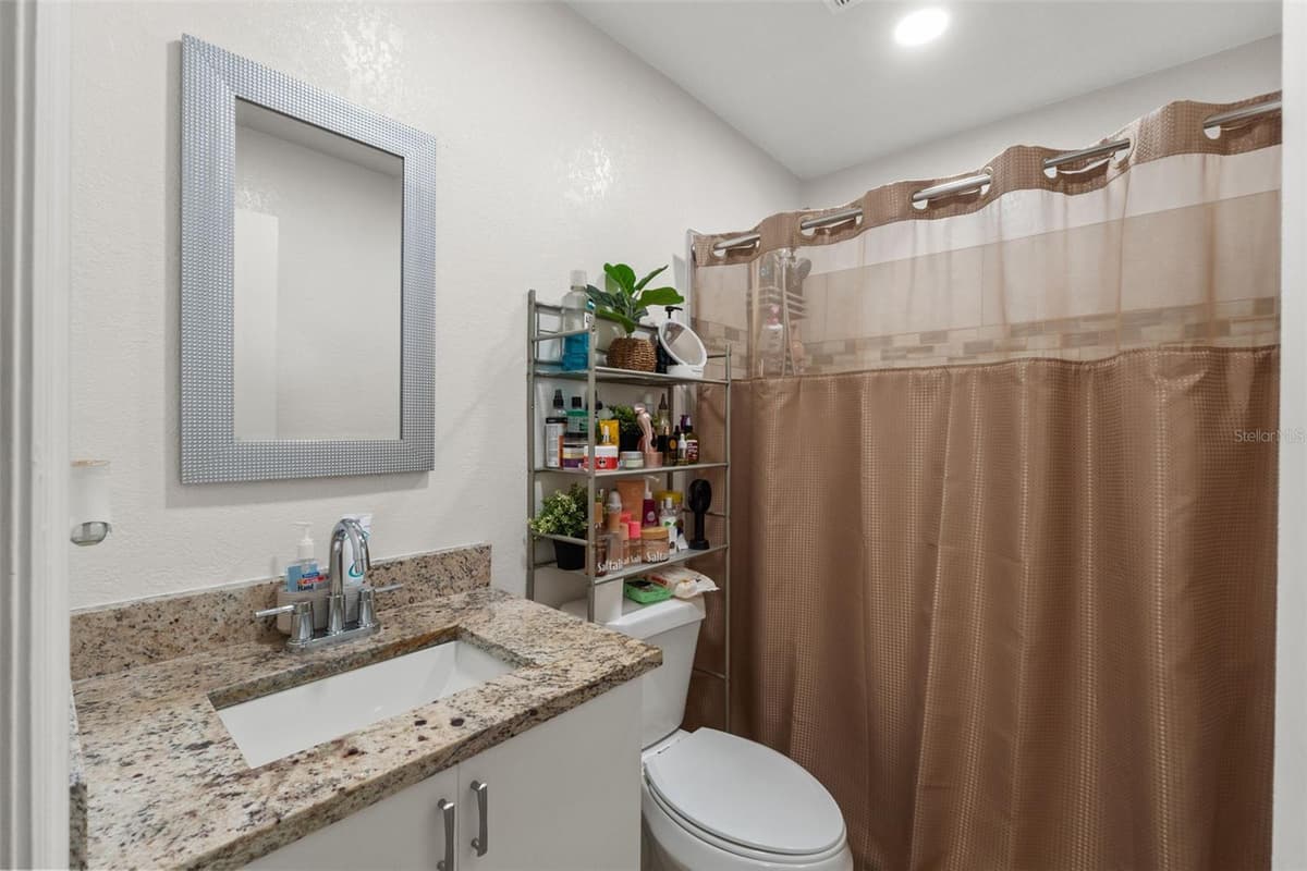 1721 JEFFERSON AVENUE — photo 17 of 33