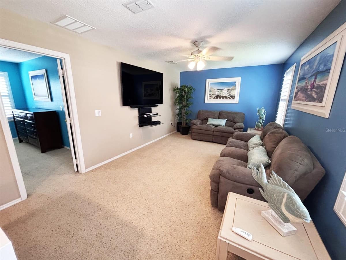 552 AEOLIAN DRIVE — photo 18 of 29
