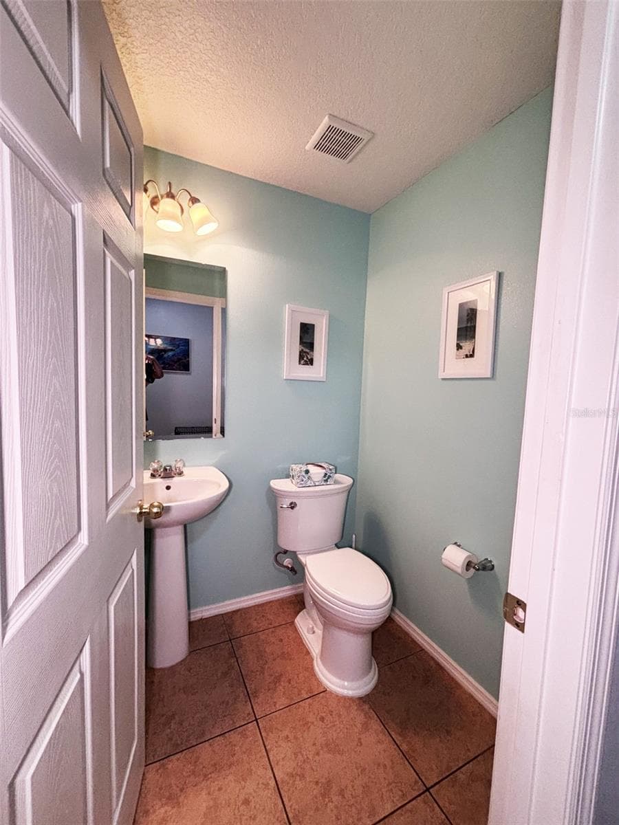 552 AEOLIAN DRIVE — photo 15 of 29