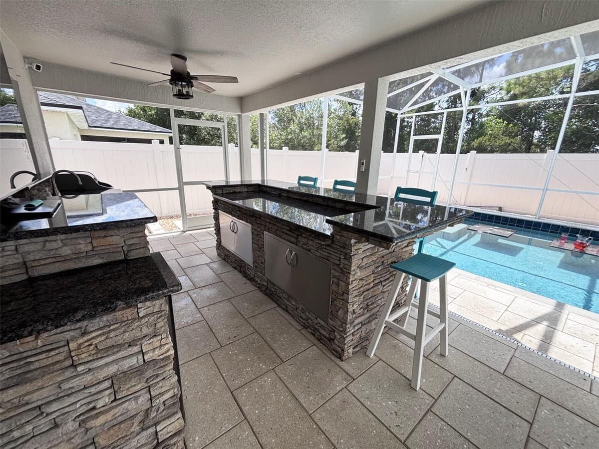552 AEOLIAN DRIVE — photo 6 of 29