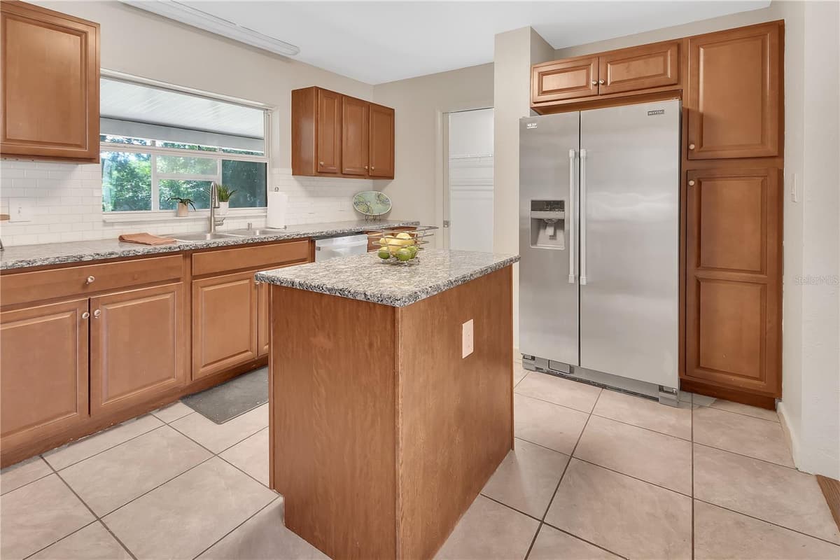 1502 STEVENS AVENUE — photo 3 of 26