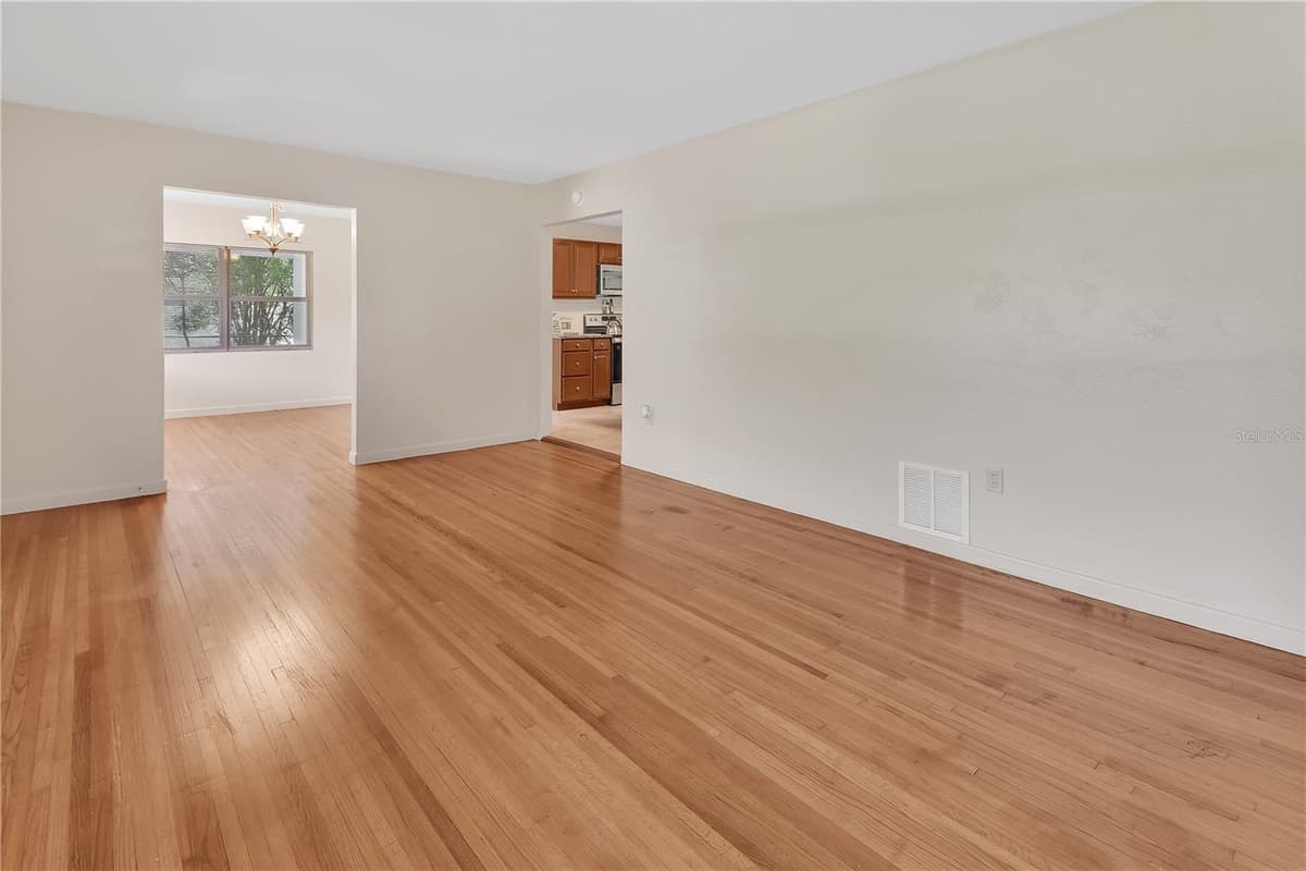 1502 STEVENS AVENUE — photo 23 of 26