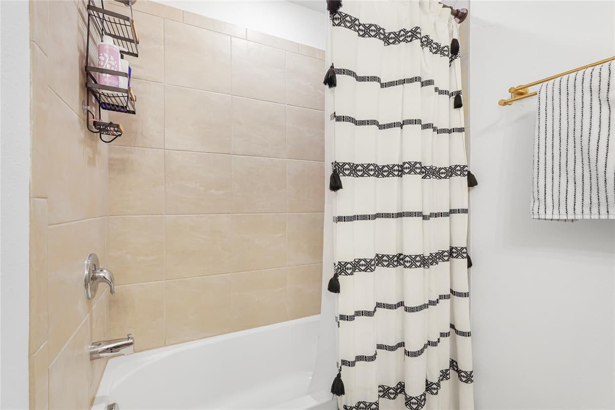 1808 FENDER LANE — photo 18 of 48