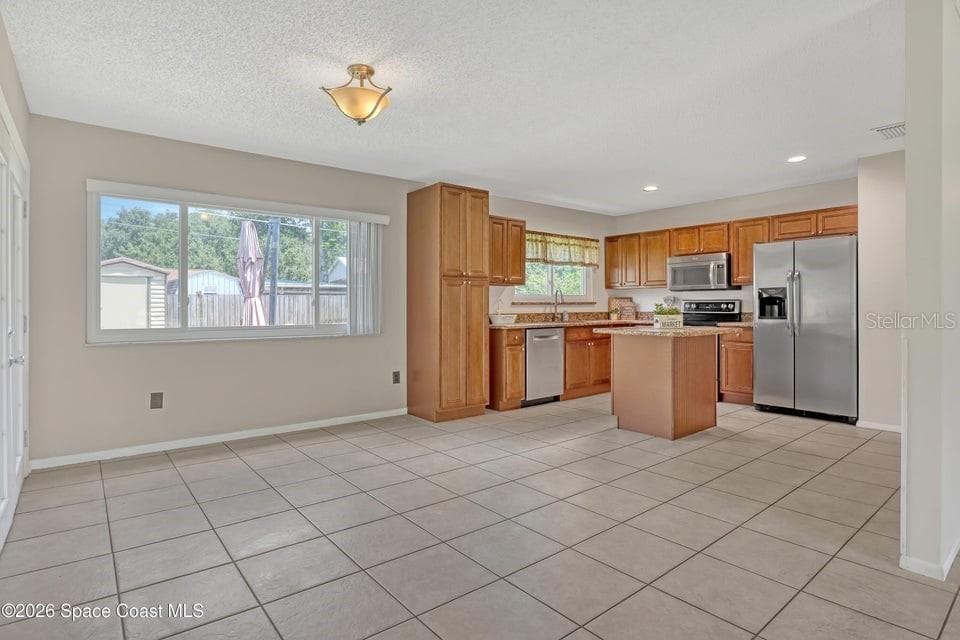 1671 CHARLES BOULEVARD — photo 9 of 26