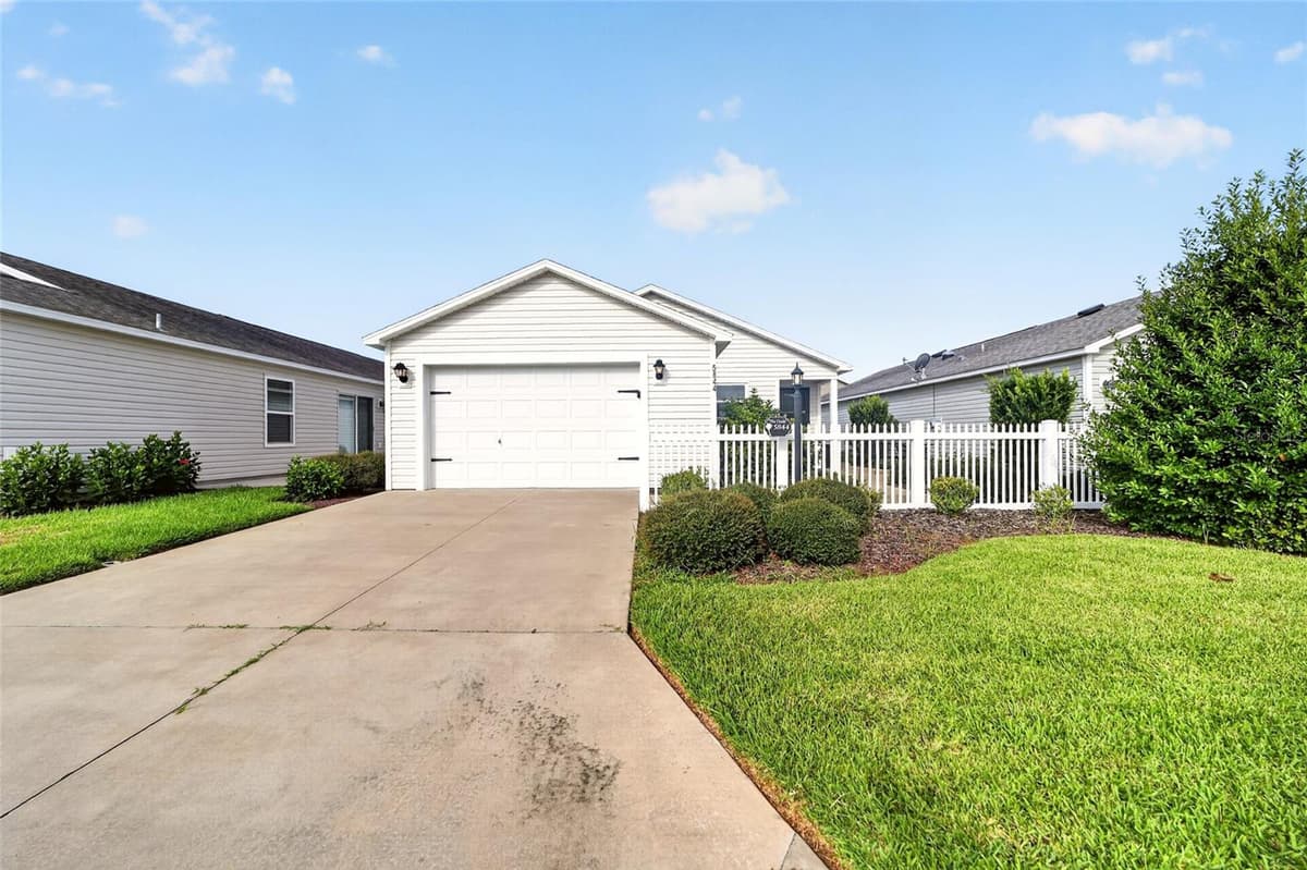 5844 MARSH COURT — photo 3 of 37