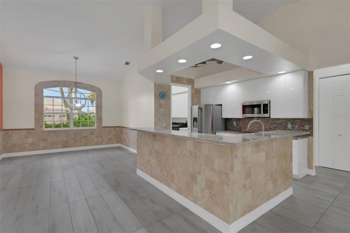 8596 SOUTHWIND BAY CIRCLE — photo 9 of 39