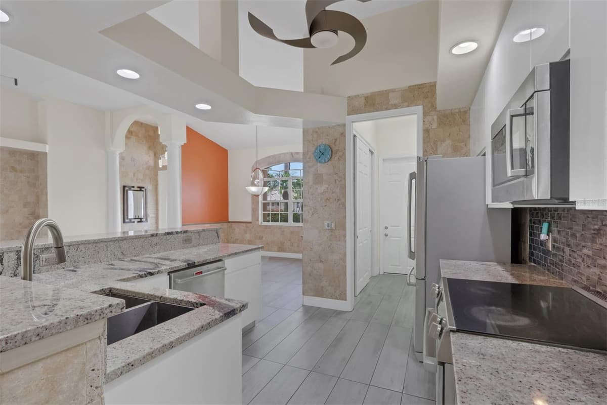 8596 SOUTHWIND BAY CIRCLE — photo 11 of 39