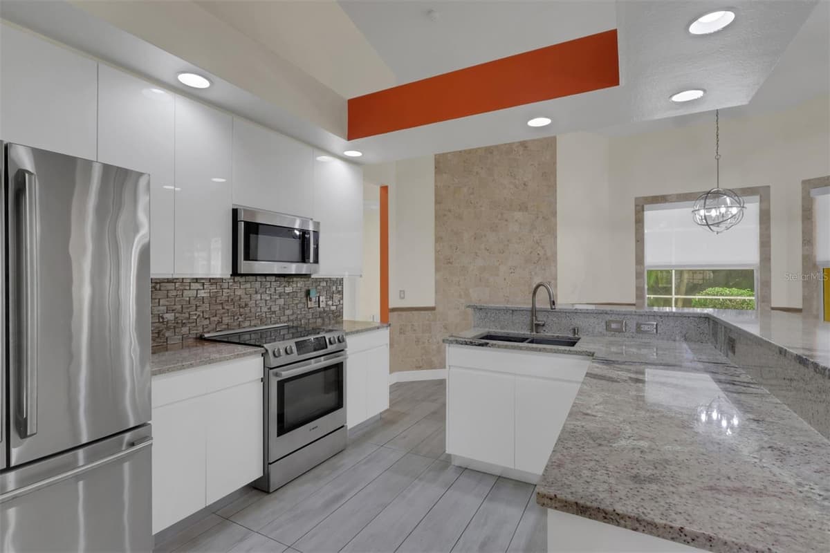8596 SOUTHWIND BAY CIRCLE — photo 10 of 39