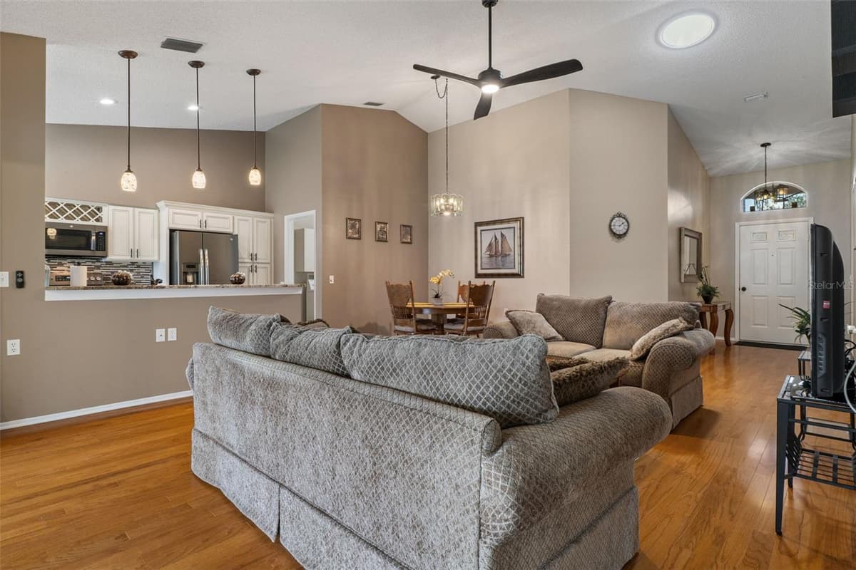 1424 PINEWOOD HILLS COURT — photo 11 of 85