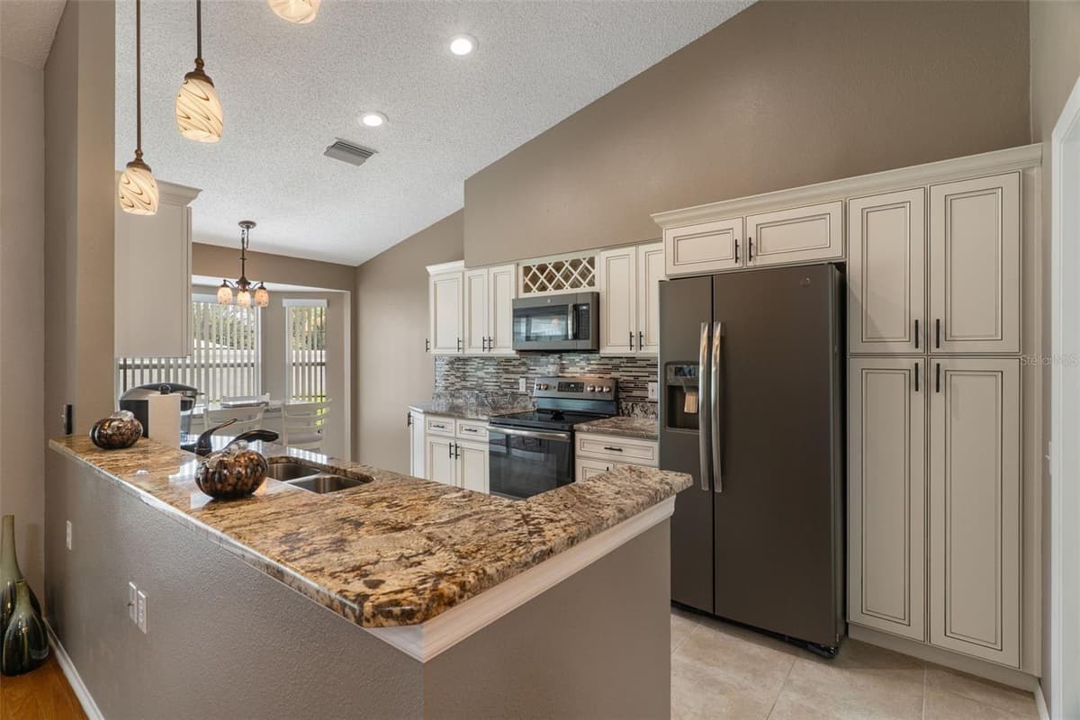 1424 PINEWOOD HILLS COURT — photo 14 of 85