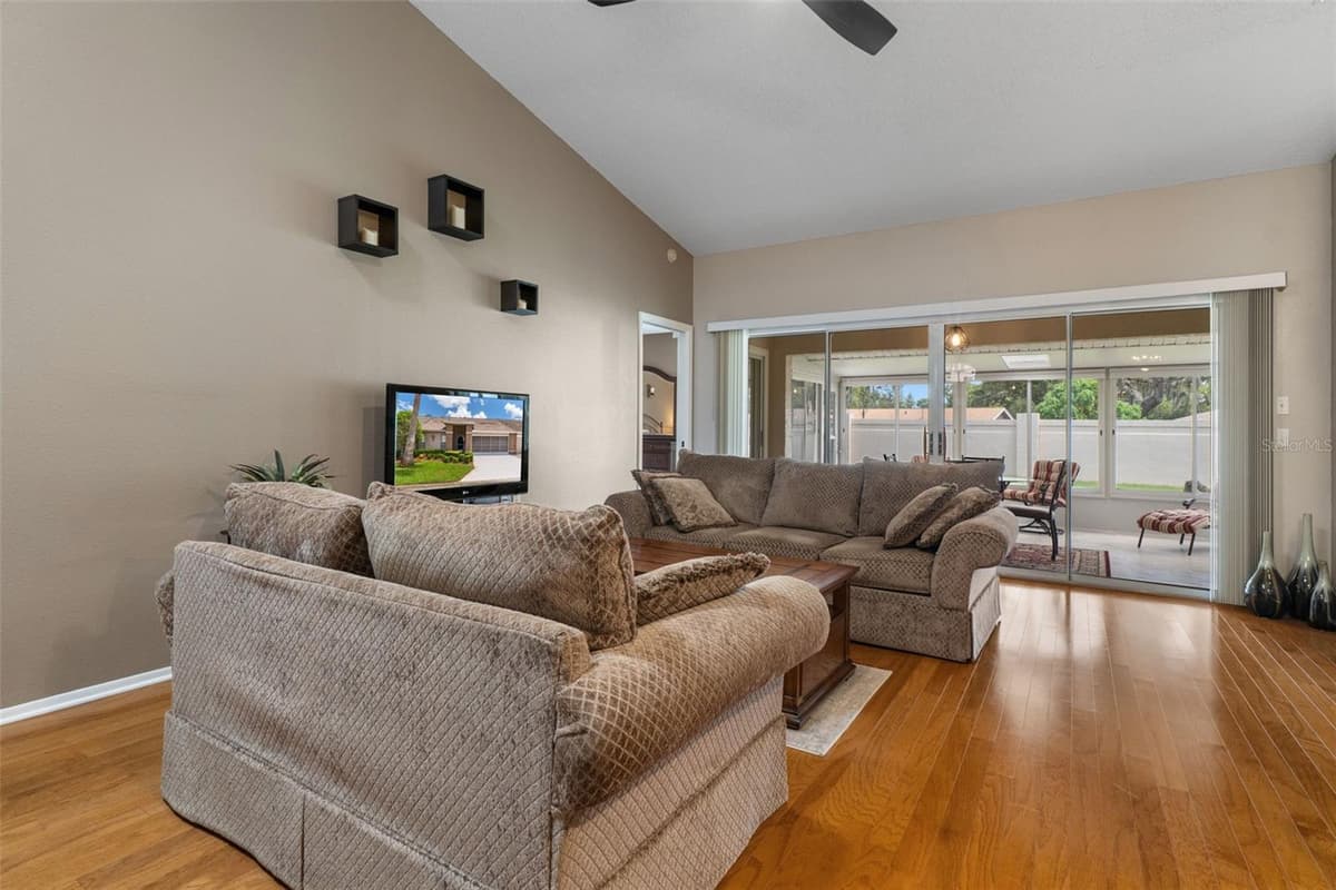 1424 PINEWOOD HILLS COURT — photo 9 of 85