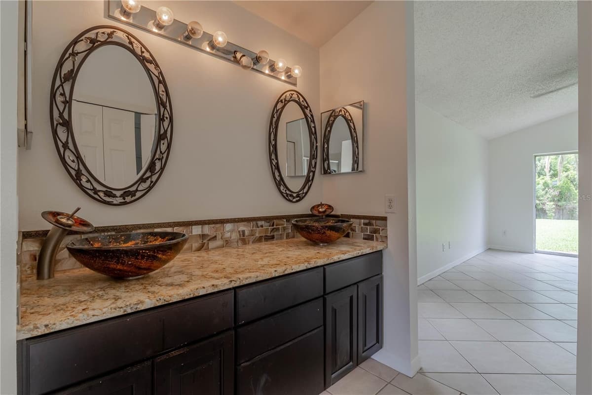 14339 VIBURNUM LN — photo 20 of 38