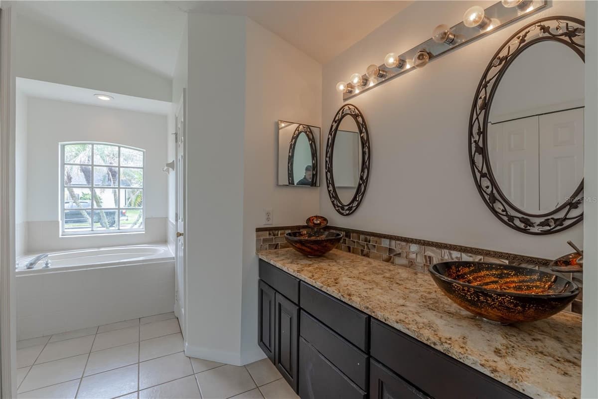 14339 VIBURNUM LN — photo 21 of 38