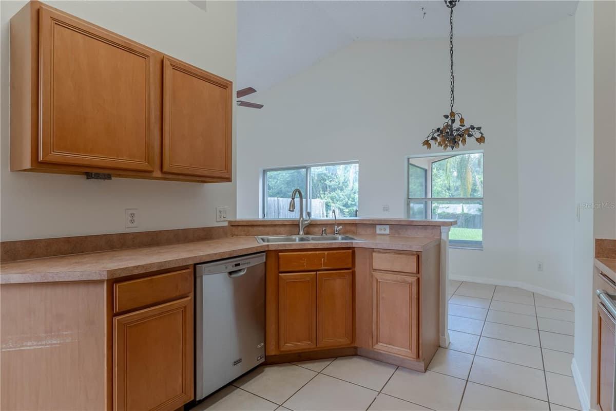 14339 VIBURNUM LN — photo 9 of 38