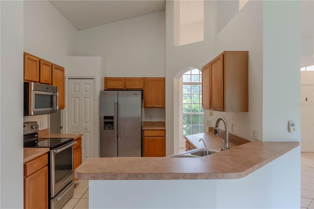 14339 VIBURNUM LN — photo 7 of 38
