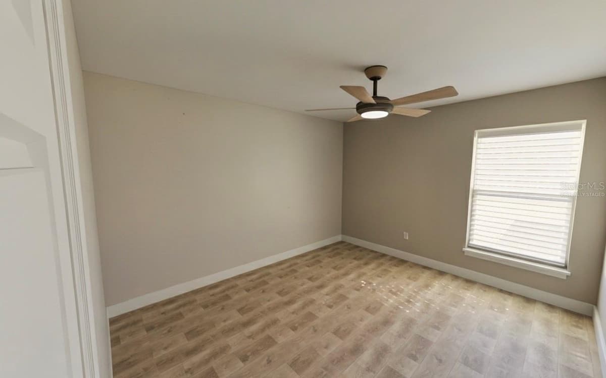 50 BAY DRIVE — photo 6 of 8