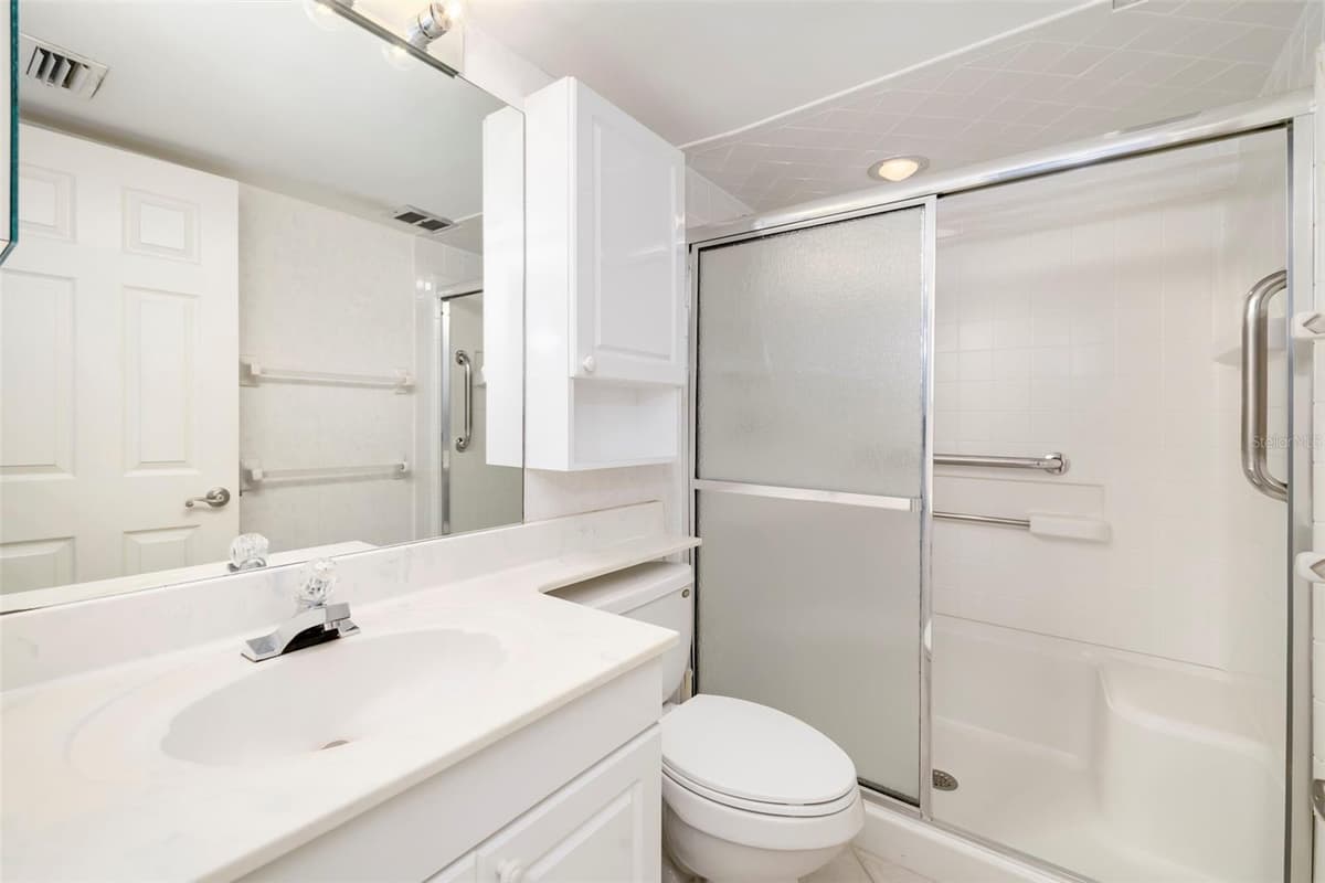 19 WHISPERING SANDS DRIVE — photo 10 of 33