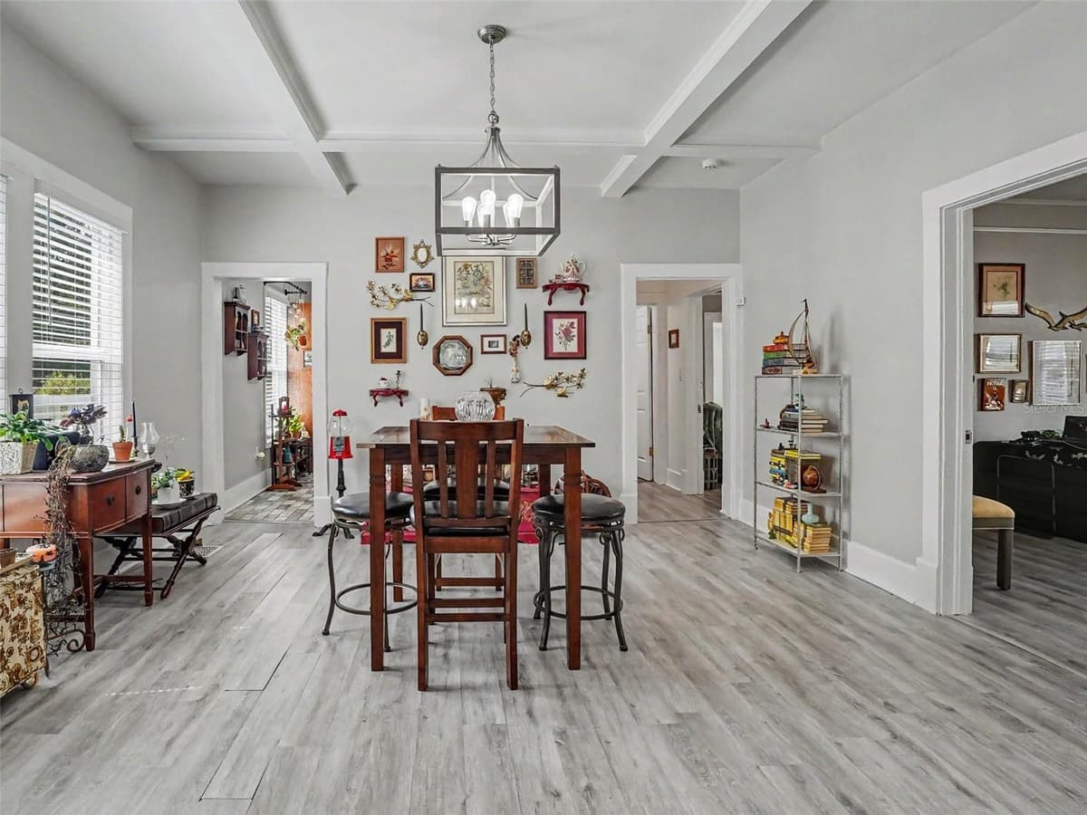 725 MABBETTE STREET — photo 12 of 31