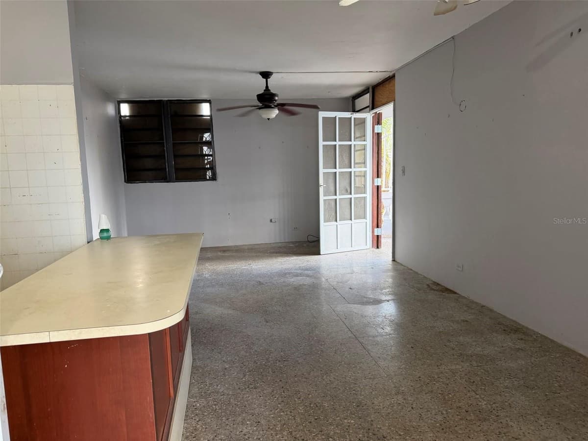 Calle 5 Blq 4 J 21 VILLAS DEL REY — photo 3 of 10