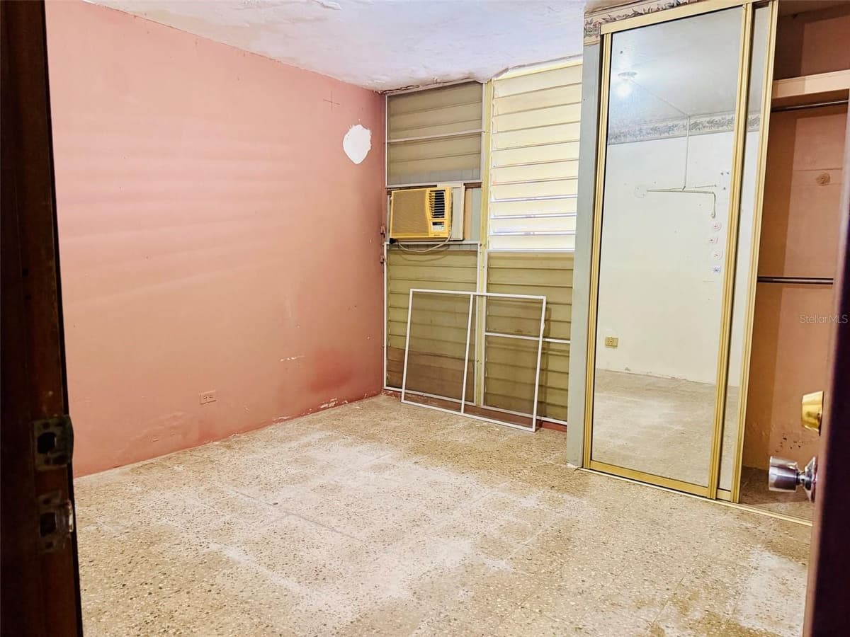 Calle 5 Blq 4 J 21 VILLAS DEL REY — photo 7 of 10