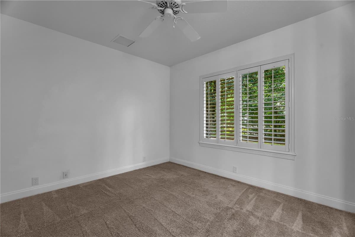 5038 6TH AVENUE — photo 33 of 46