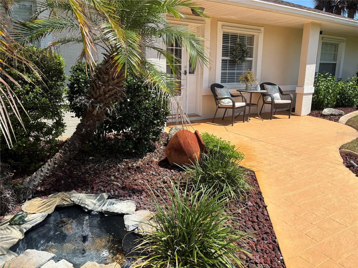 39 PRINCESS KIM LANE — photo 4 of 52