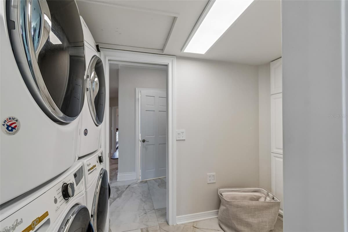 136 DEVON DRIVE — photo 33 of 83